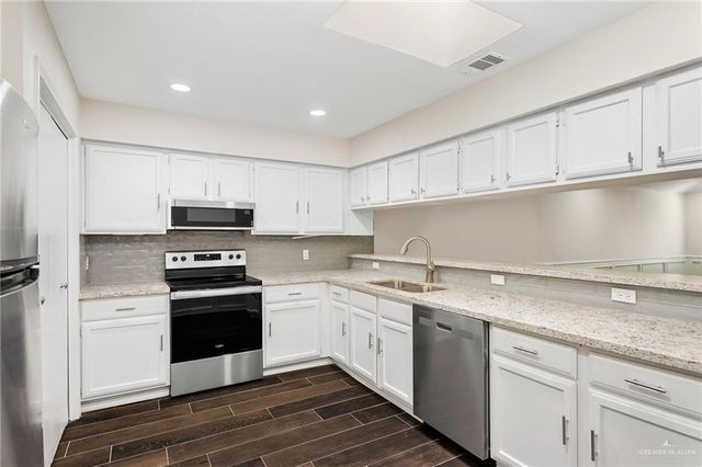 301 E La Vista Avenue 2, Mcallen, TX 78501