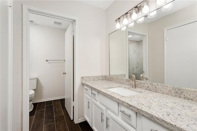 301 E La Vista Avenue 2, Mcallen, TX 78501