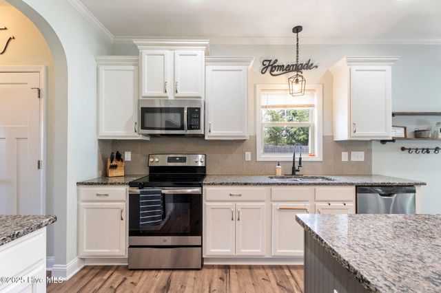 121 Driver Court, Raeford, NC 28376