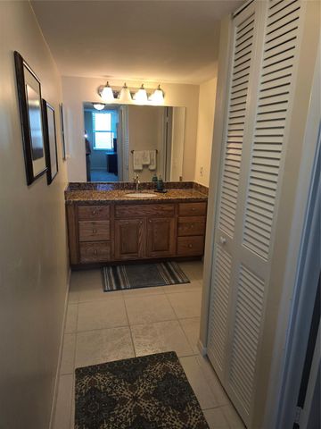 1150 Hillsboro Mile 708, Hillsboro Beach, FL 33062