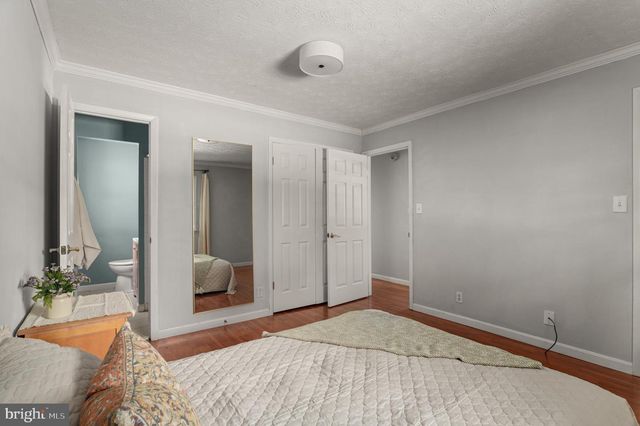 100 HUNTCREST CIR, Winchester, VA 22602