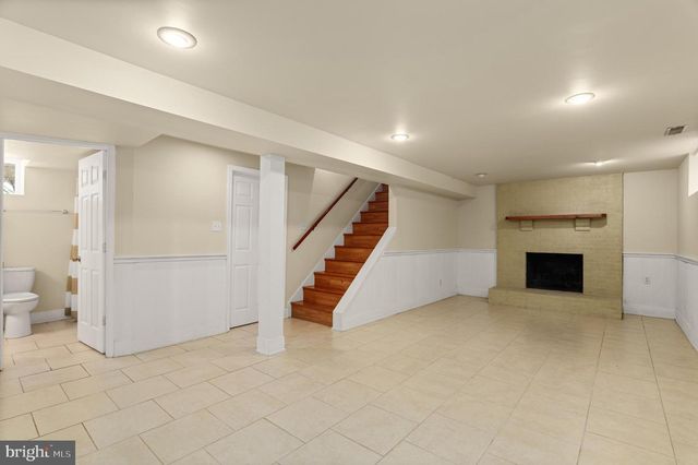 100 HUNTCREST CIR, Winchester, VA 22602