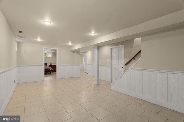 100 HUNTCREST CIR, Winchester, VA 22602