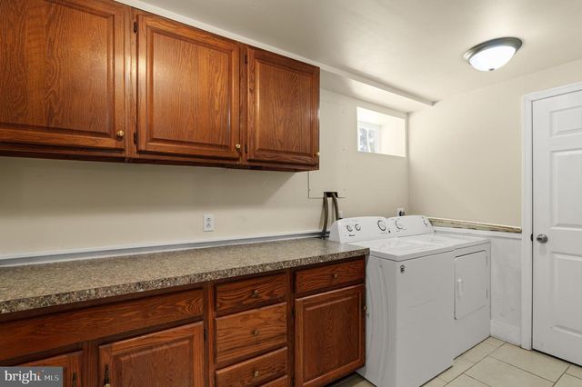 100 HUNTCREST CIR, Winchester, VA 22602