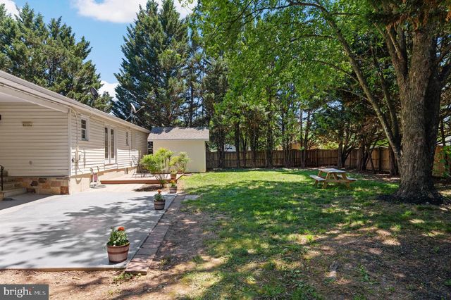 100 HUNTCREST CIR, Winchester, VA 22602