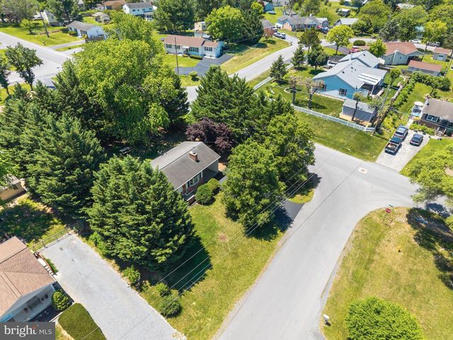 100 HUNTCREST CIR, Winchester, VA 22602