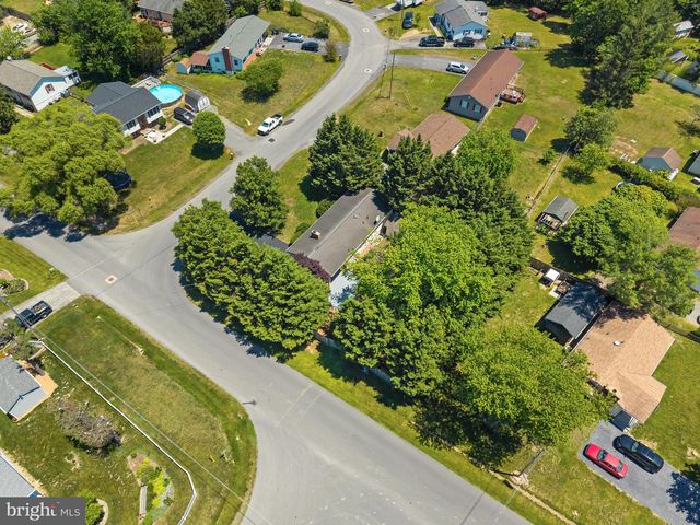 100 HUNTCREST CIR, Winchester, VA 22602