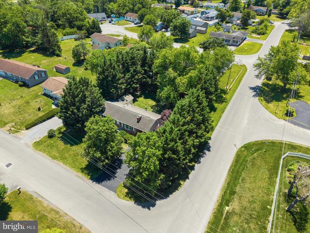 100 HUNTCREST CIR, Winchester, VA 22602