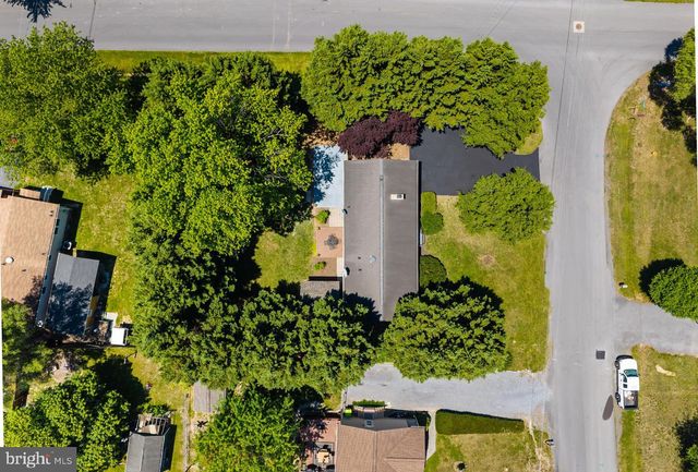 100 HUNTCREST CIR, Winchester, VA 22602