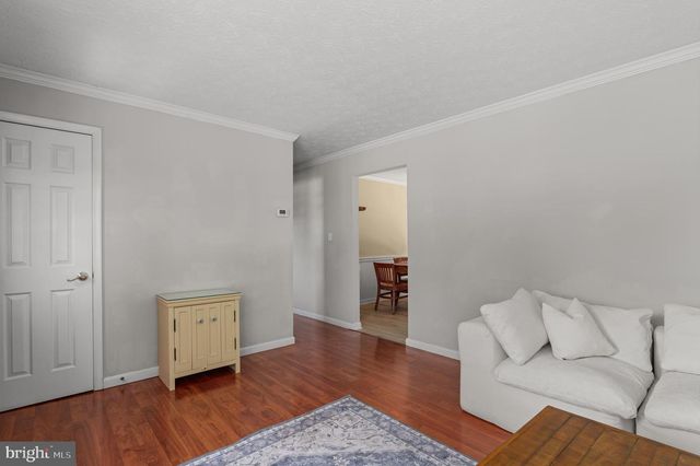100 HUNTCREST CIR, Winchester, VA 22602