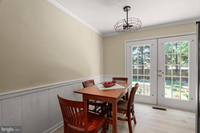 100 HUNTCREST CIR, Winchester, VA 22602
