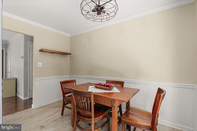 100 HUNTCREST CIR, Winchester, VA 22602
