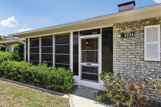 5234 MAGNOLIA TERRACE, Fruitland Park, FL 34731