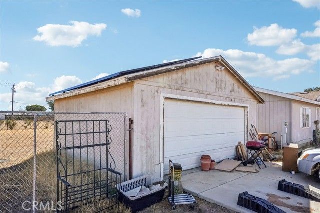 10992 Tecopa Road, Apple Valley, CA 92308