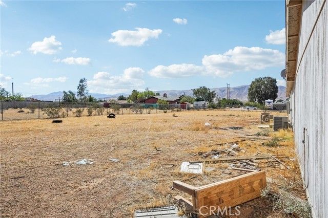 10992 Tecopa Road, Apple Valley, CA 92308