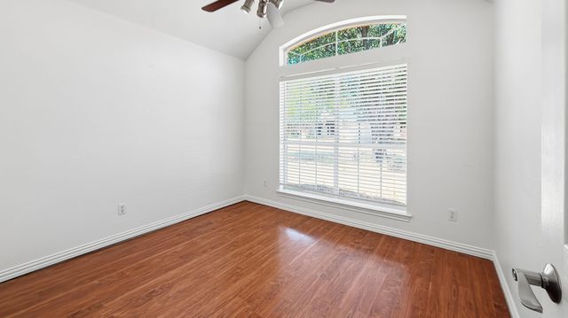 1077 Westgrove Drive, Saginaw, TX 76179
