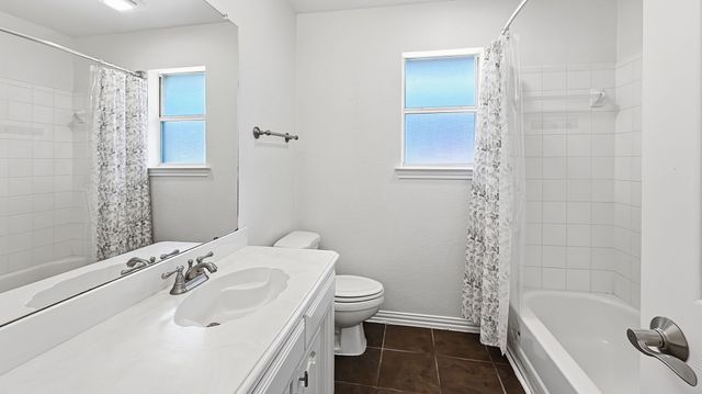 1077 Westgrove Drive, Saginaw, TX 76179
