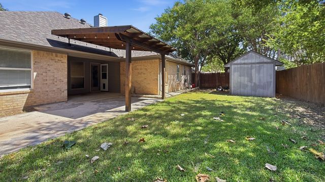 1077 Westgrove Drive, Saginaw, TX 76179