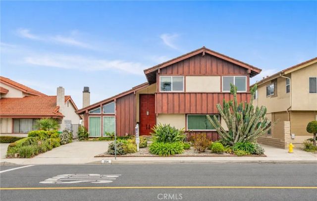 704 Crest Vista Drive, Monterey Park, CA 91754