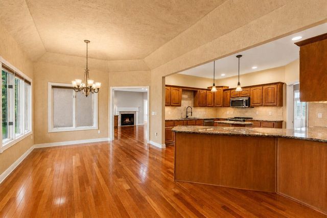 3702 E Dartmoor Court, Springfield, MO 65802