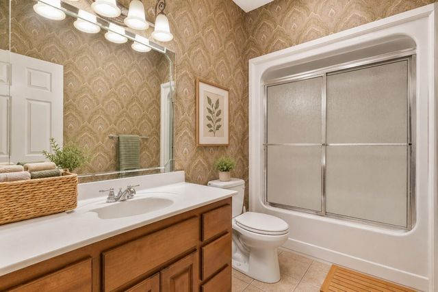 3702 E Dartmoor Court, Springfield, MO 65802