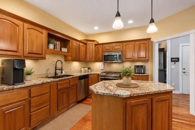 3702 E Dartmoor Court, Springfield, MO 65802
