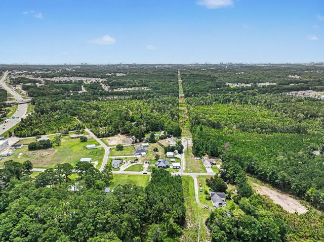 240 Calvary Rd., Little River, SC 29566