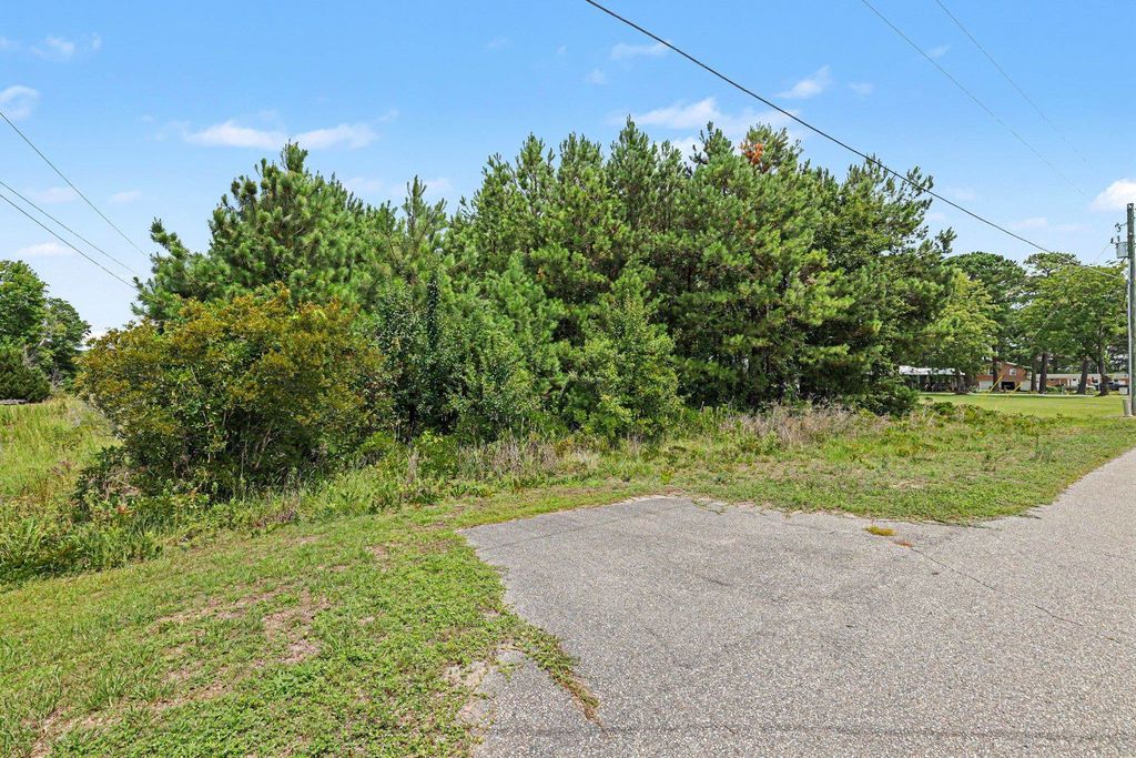 240 Calvary Rd., Little River, SC 29566