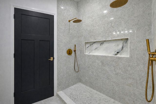 6450 S Greenwood Avenue, Chicago, IL 60637