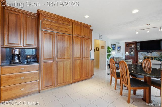 3398 Tiquewood, Commerce Twp, MI 48382