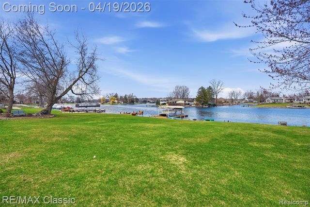 3398 Tiquewood, Commerce Twp, MI 48382
