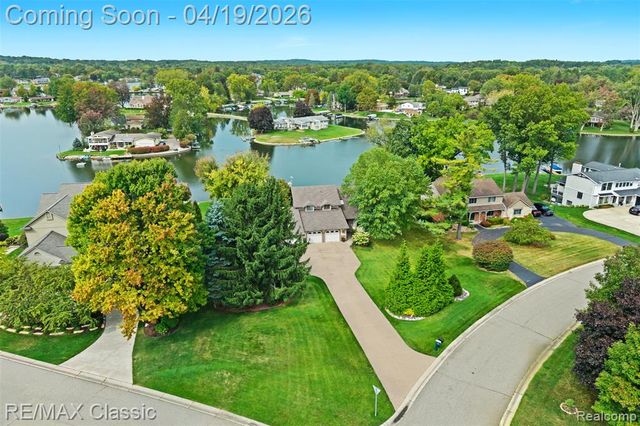 3398 Tiquewood, Commerce Twp, MI 48382