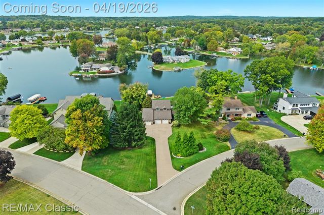 3398 Tiquewood, Commerce Twp, MI 48382