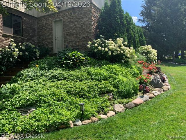 3398 Tiquewood, Commerce Twp, MI 48382