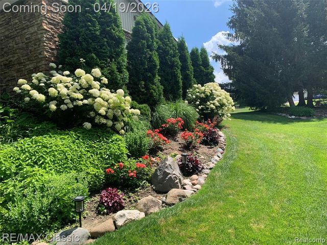 3398 Tiquewood, Commerce Twp, MI 48382