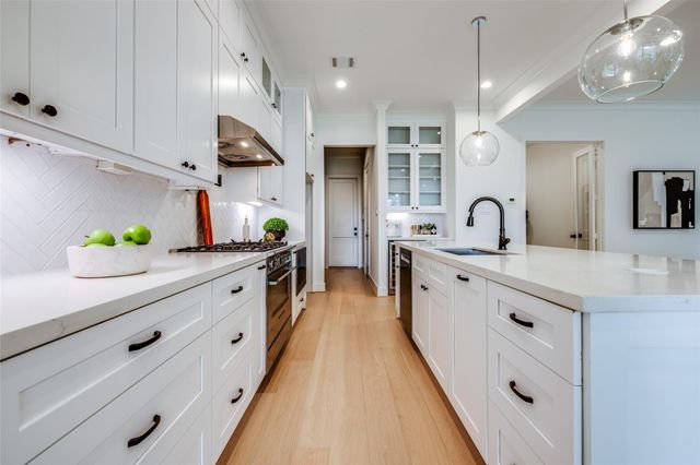 1016 Peden Street, Houston, TX 77006