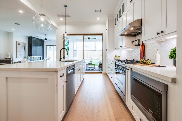 1016 Peden Street, Houston, TX 77006