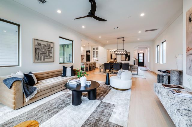 1016 Peden Street, Houston, TX 77006