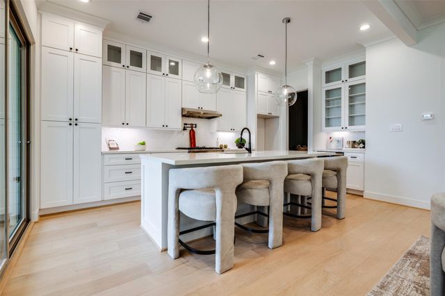 1016 Peden Street, Houston, TX 77006