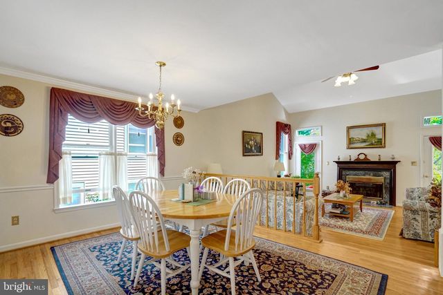 7520 WALNUT HILL LN, Falls Church, VA 22042