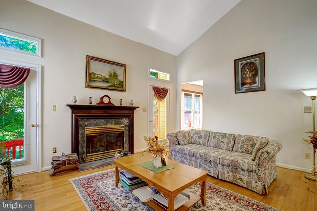 7520 WALNUT HILL LN, Falls Church, VA 22042