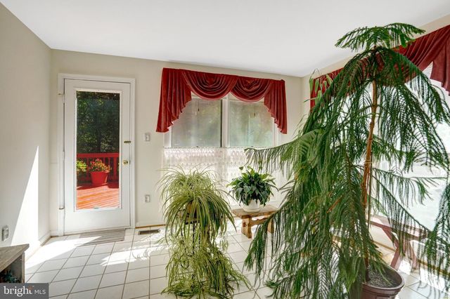 7520 WALNUT HILL LN, Falls Church, VA 22042