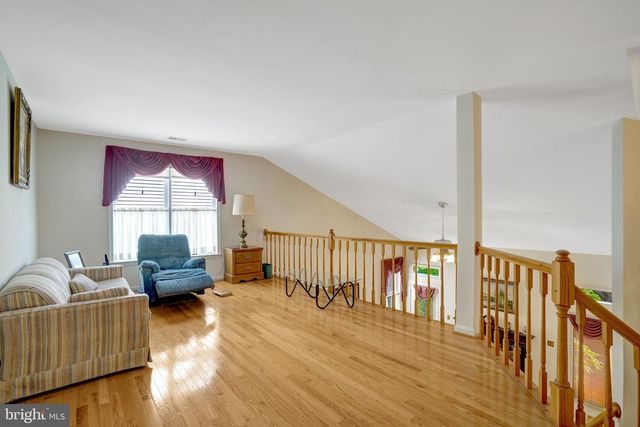 7520 WALNUT HILL LN, Falls Church, VA 22042