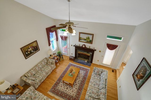 7520 WALNUT HILL LN, Falls Church, VA 22042