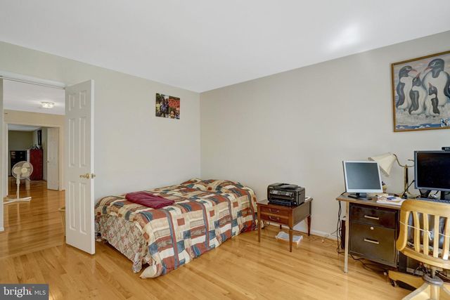 7520 WALNUT HILL LN, Falls Church, VA 22042