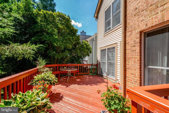 7520 WALNUT HILL LN, Falls Church, VA 22042