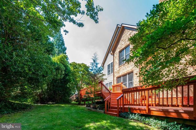 7520 WALNUT HILL LN, Falls Church, VA 22042