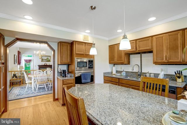 7520 WALNUT HILL LN, Falls Church, VA 22042