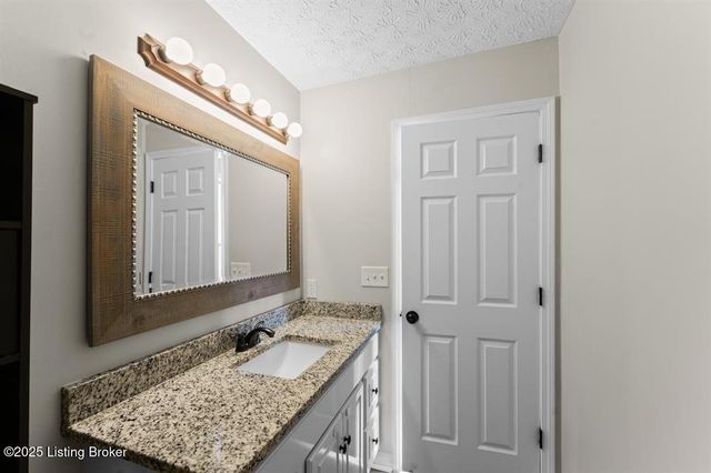 469 Papa Ct, Brownsville, KY 42210