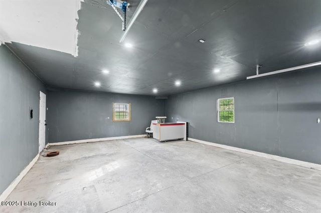 469 Papa Ct, Brownsville, KY 42210